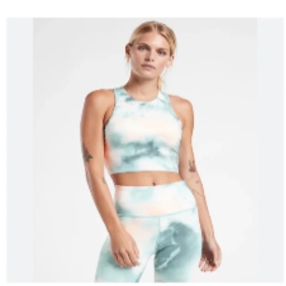 NWT’s Athleta Conscious Crop - Picture 3 of 6